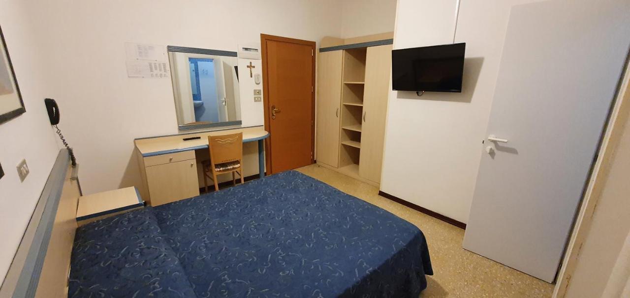 Hotel Brig Cattolica Kültér fotó