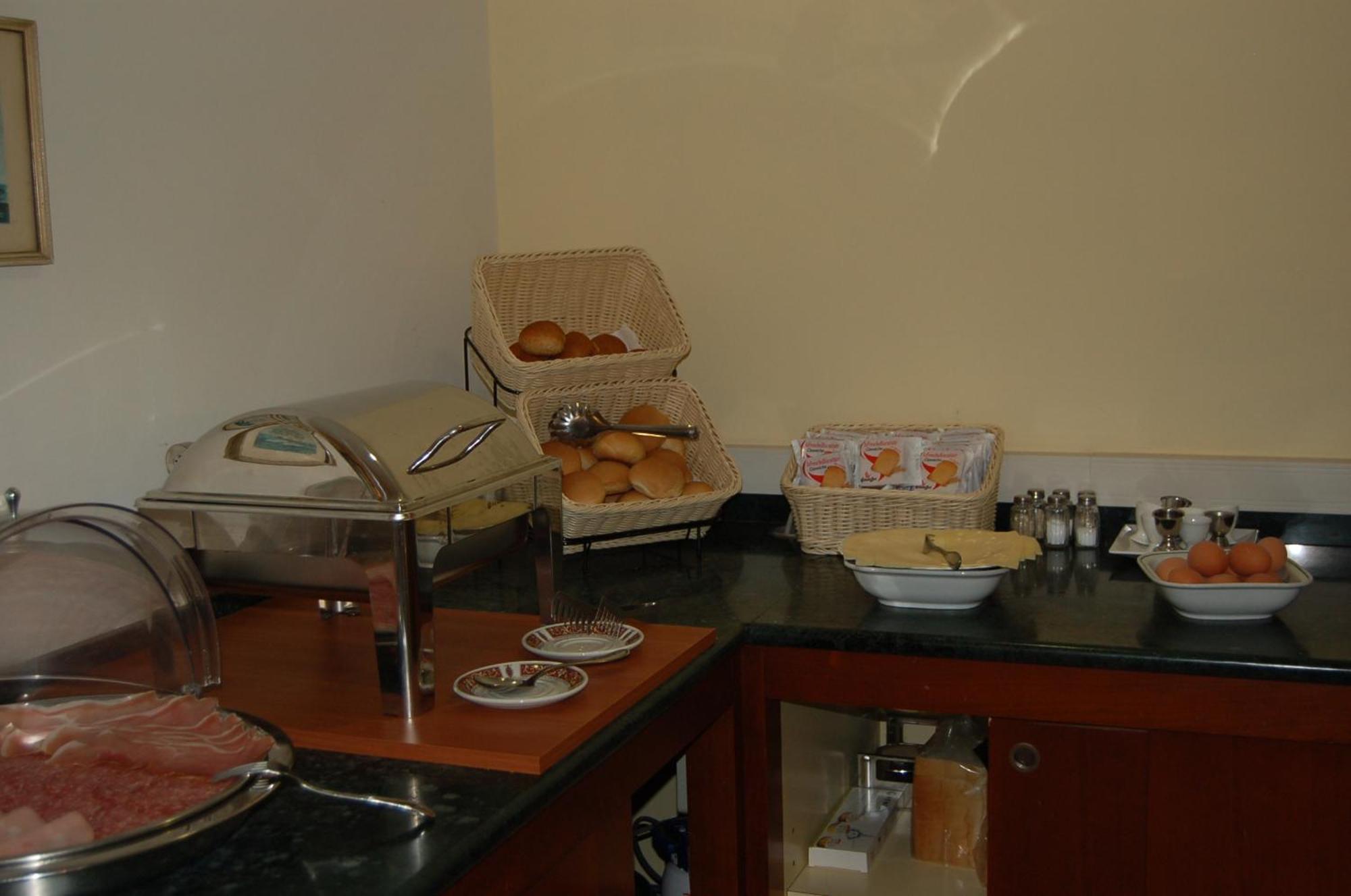 Hotel Brig Cattolica Kültér fotó